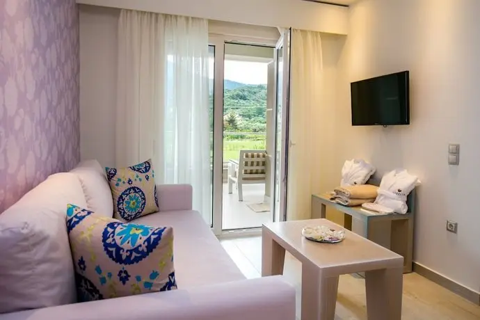 Lobelia Luxury Suites 