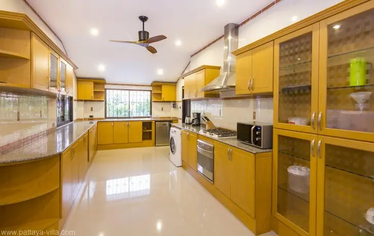 Baan Leelawadee - 4 Bed Villa near Beach Pattaya