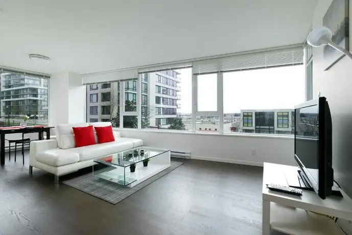 Pristine 2BDR 2BA Condominum in Richmond Centre