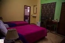 Travelholic Hostel 