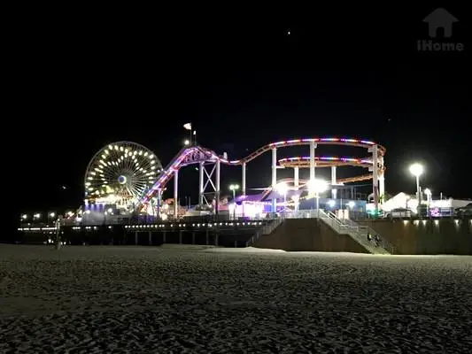 Beautiful Sunset in Santa Monica Beach 4 