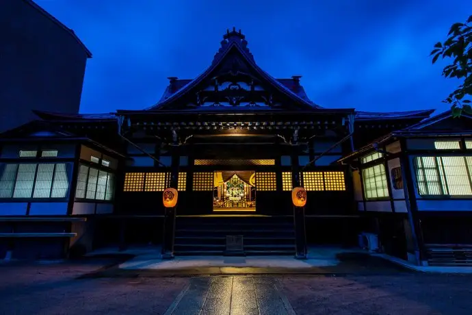 Temple Hotel Takayama Zenko-ji