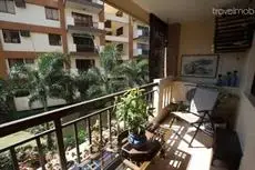 Artsy 2BR Condo21 in ALABANG near Malls 