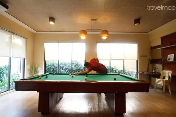 Artsy 2BR Condo21 in ALABANG near Malls 