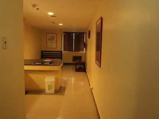 Bright Condo in Wack Wack Mandaluyong 