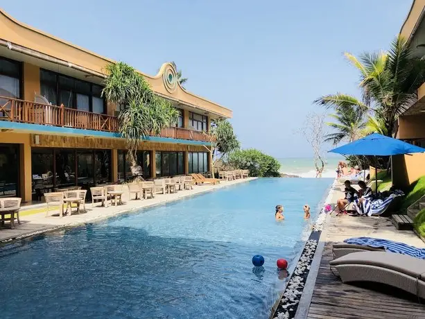 Thaproban Pavilion Waves Unawatuna