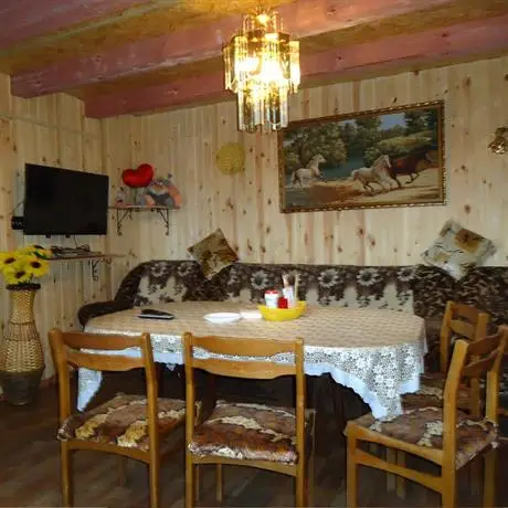 S Banej I Bassejnom Guest House 