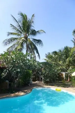 Frangipani Cottages