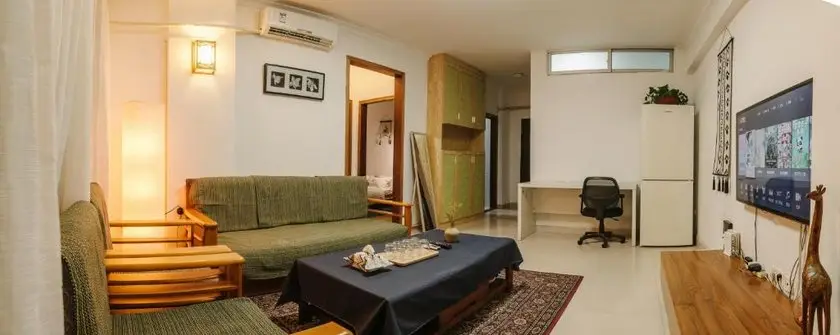 Shenzhen North Railway Station Three-Bedrooms Apartment