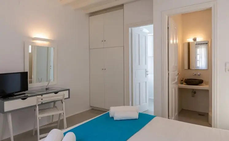 Mykonos Scorpion Beachfront Suites 