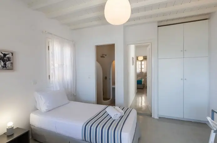 Mykonos Scorpion Beachfront Suites 