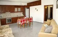 Nianthi Apartments 