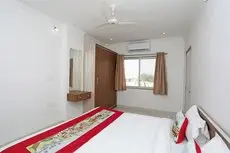 OYO 10061 Home 3BHK Modern Near Gulab Bagh 