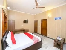 OYO 14030 Cheema Holiday Homes 