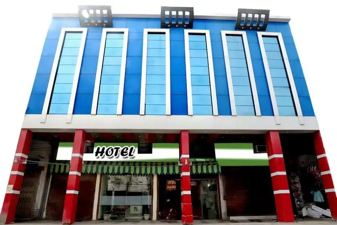 OYO 9945 Hotel R INN