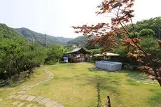 Yangpyeong Shejatreehouse Pension 