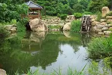 Gyeongju Forest Garden Pension 