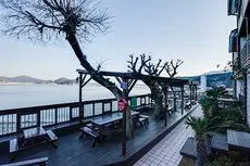 Geoje Golden Glow Wave Pension 