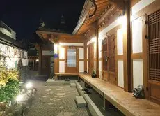 Jeonju Hanok Village Beautiful Hanok GuestHouse 