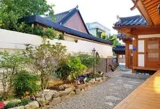 Jeonju Hanok Village Beautiful Hanok GuestHouse 
