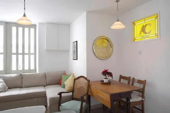 1 Bedroom Mews Flat Accommodates 4 