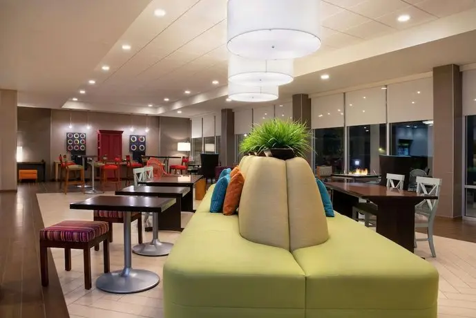 Home2 Suites By Hilton Indianapolis Greenwood Bar / restaurant