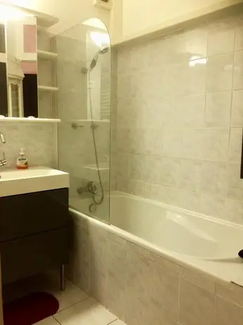 2 Bedroom Cool Apartment In The Old Town Of Antibes 