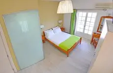 Vliho Bay Suites & Apartments 