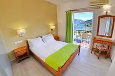 Vliho Bay Suites & Apartments 