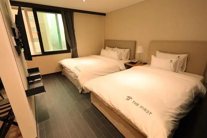 The First Hotel Changwon 