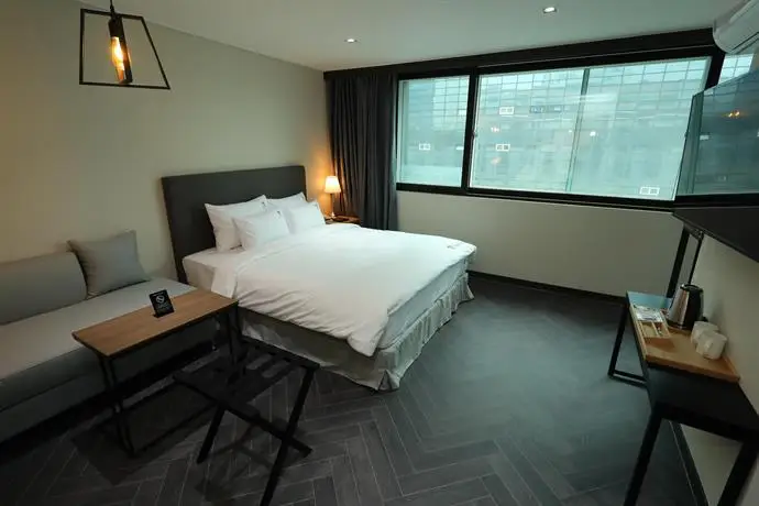 The First Hotel Changwon 