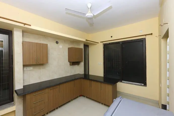 Sea View 3 BHK Near Rock Beach 
