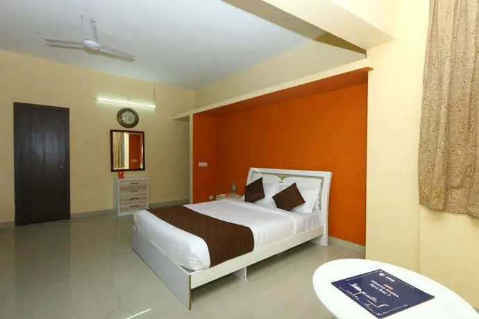 Sea View 3 BHK Near Rock Beach 