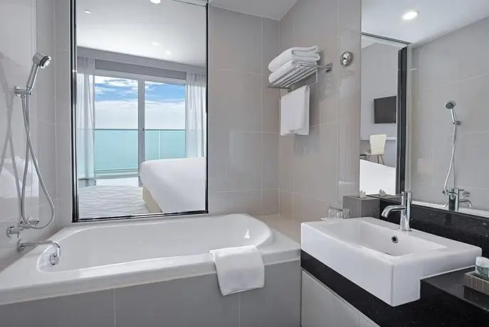 White Sand Beach Residences Pattaya 