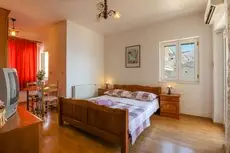 Villa Cetina 