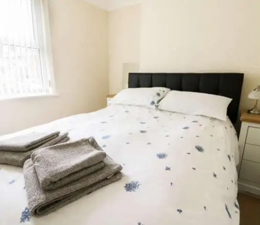 Flat 2 76 Horsforth Avenue 