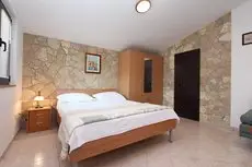 Apartments Dana & Stelio