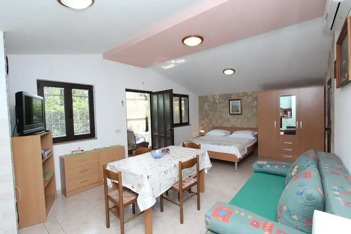 Apartments Dana & Stelio
