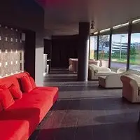 Standing Hotel Suites by Actisource 