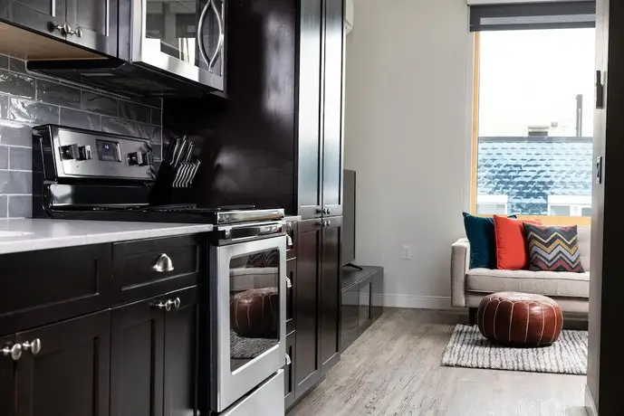 Domicile Suites at Cove