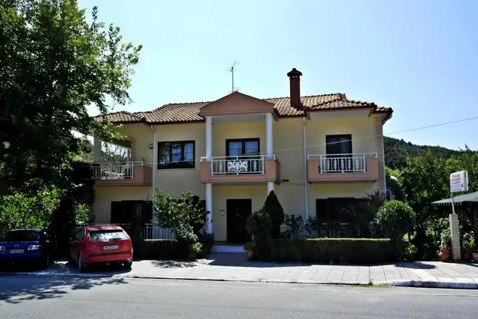Roula Rooms 
