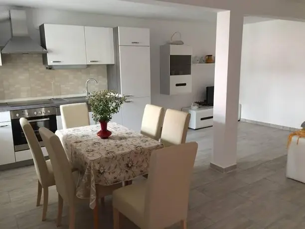 Apartments Padna Goja 