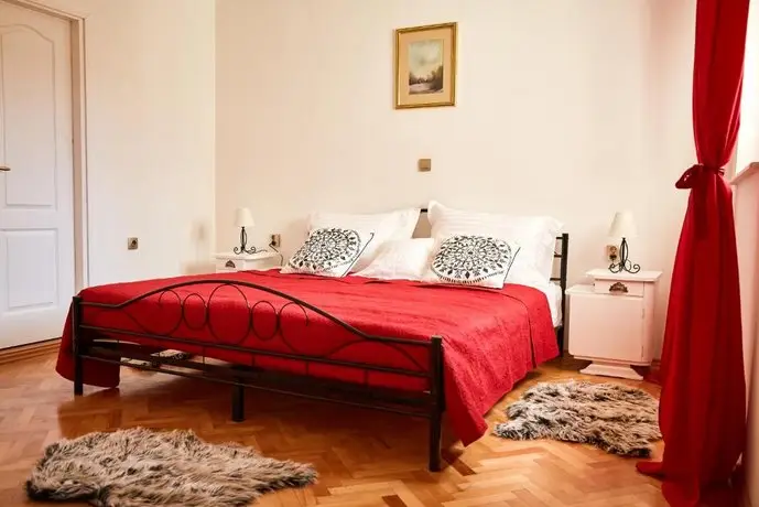 Apartment Vintage Kastel Gomilica værelse