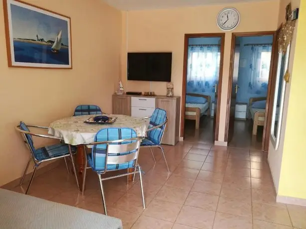 Apartment Franciska Povljana 