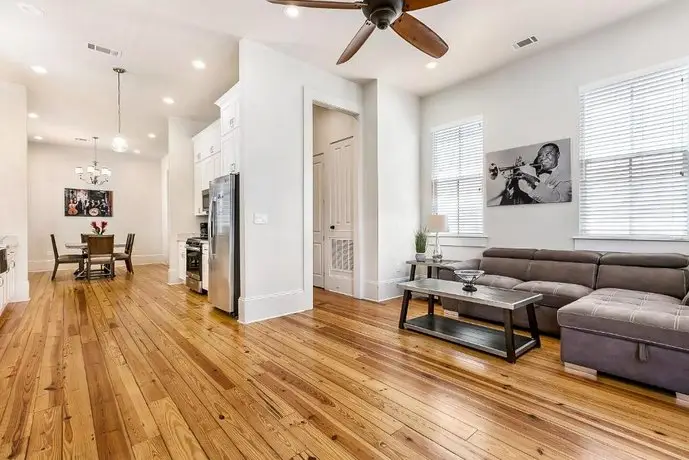 Loft-style modern 3BR on Carondelet