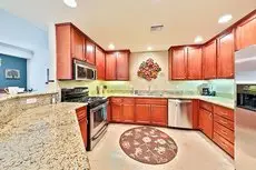 850 - Beauty And The Beach Four-Bedroom Apartment 