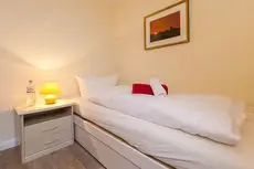Rantum Dorf - Ferienappartments im Reetdachhaus 3 