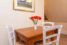 Rantum Dorf - Ferienappartments im Reetdachhaus 3 