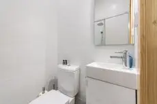 733 Costa Cabral Metro Residence 