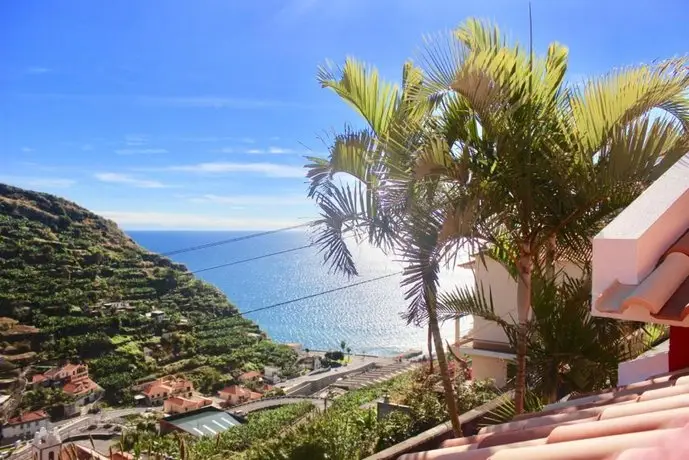 Pink House Ribeira Brava